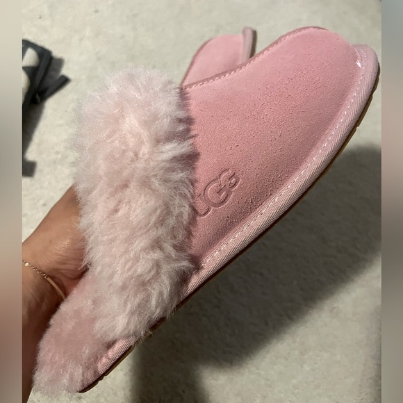 SOLD // UGG Scuffette II Spotty Slippers - Picture 4 of 9